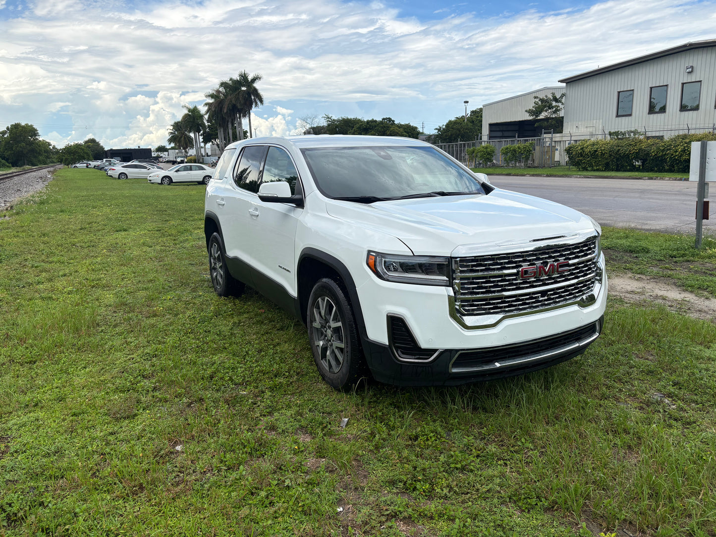 2023 GMC ACADIA FWD SLE