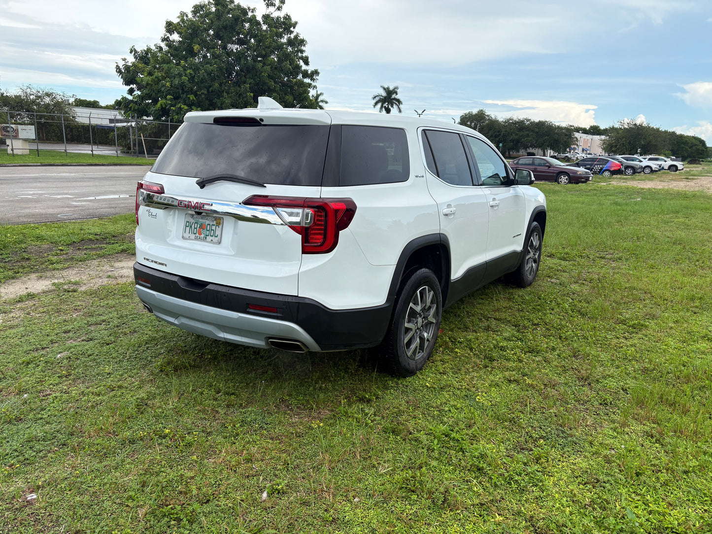 2023 GMC ACADIA FWD SLE