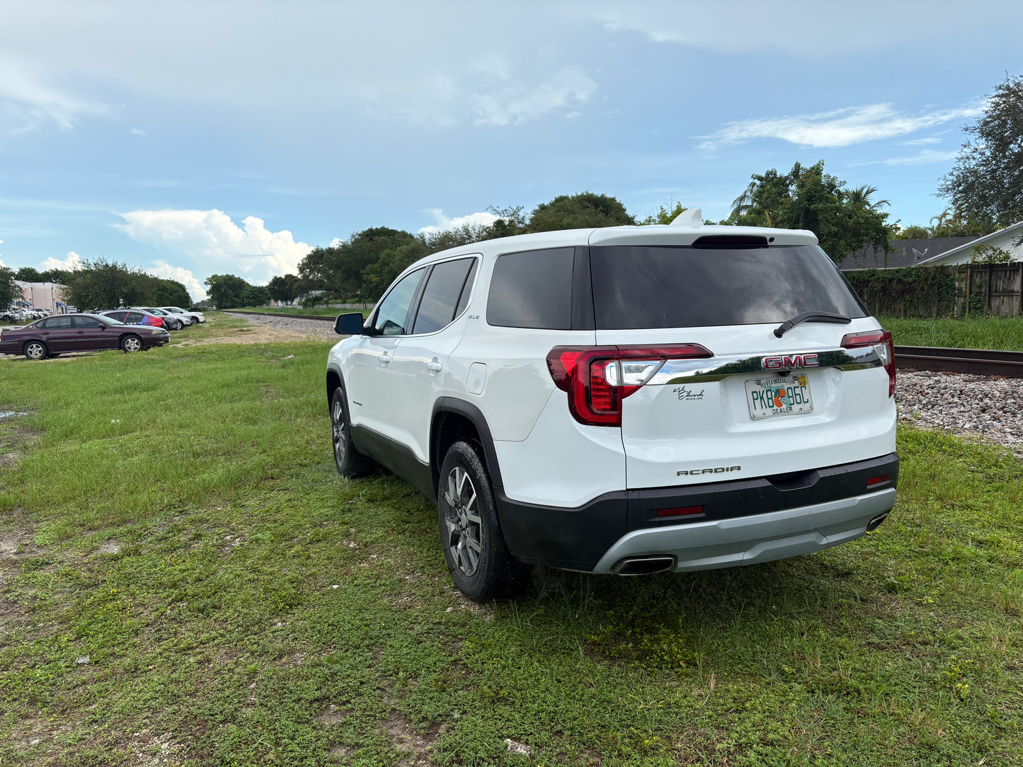 2023 GMC ACADIA FWD SLE