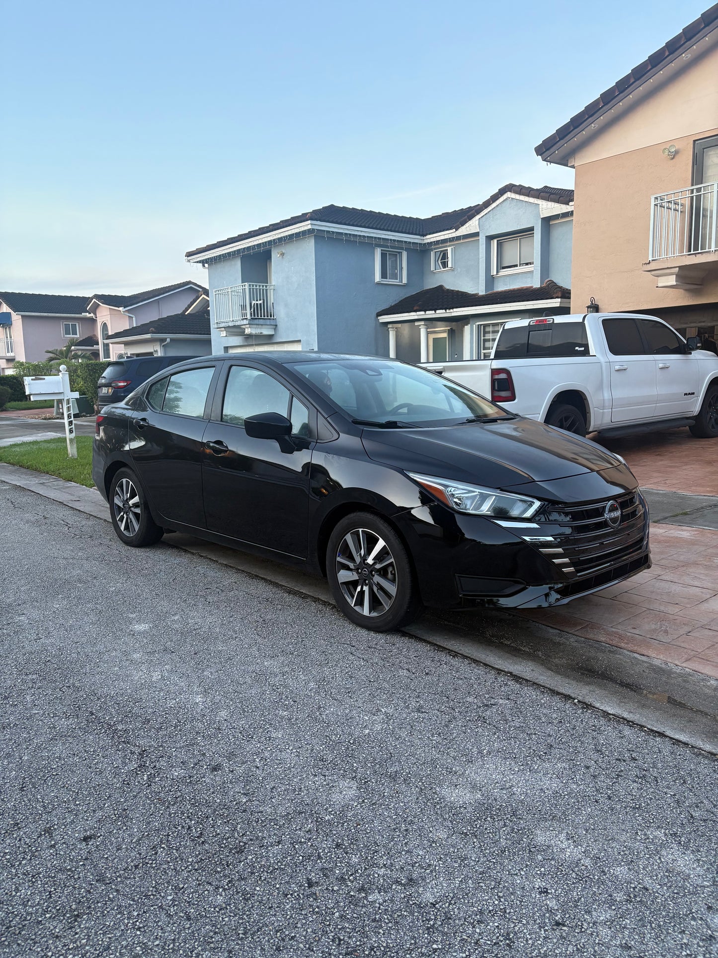 2023 NISSAN VERSA 1.6 SV