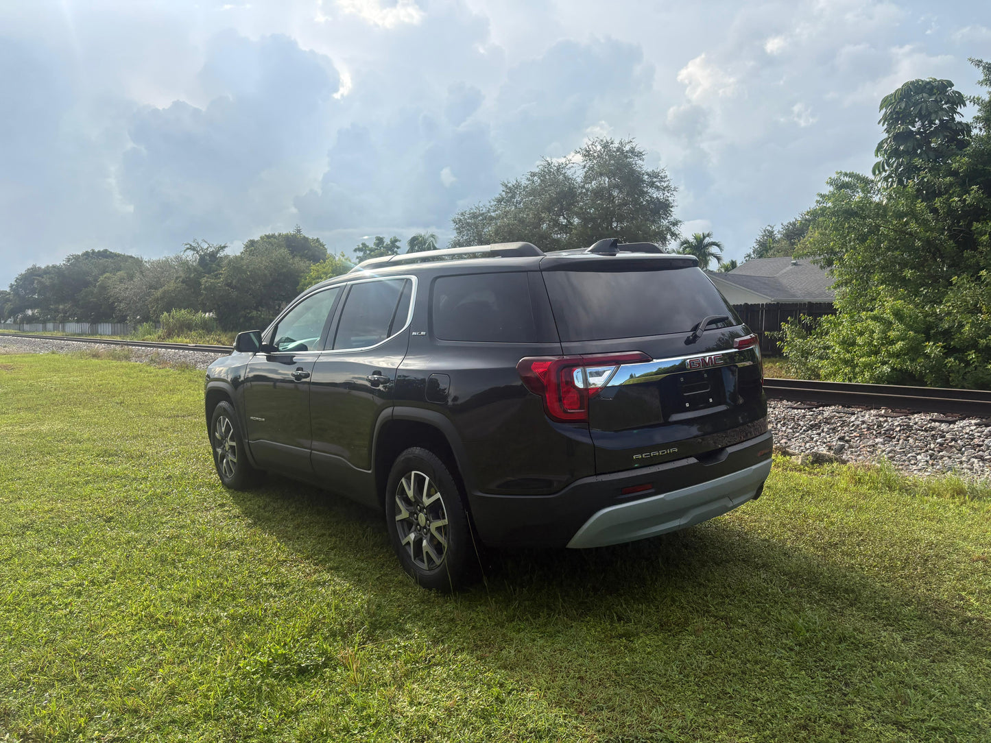 2020 GMC ACADIA FWD SLE