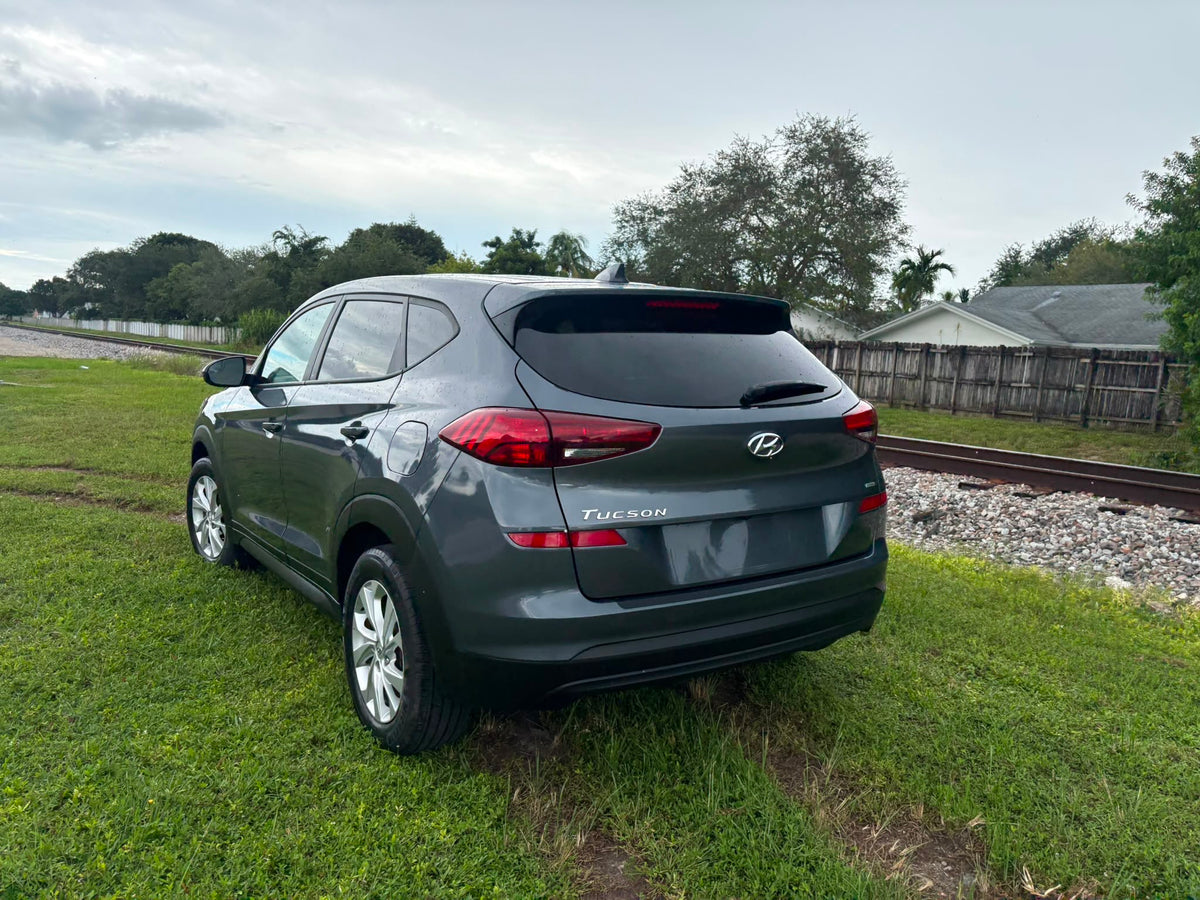 2021 HYUNDAI TUCSON SE