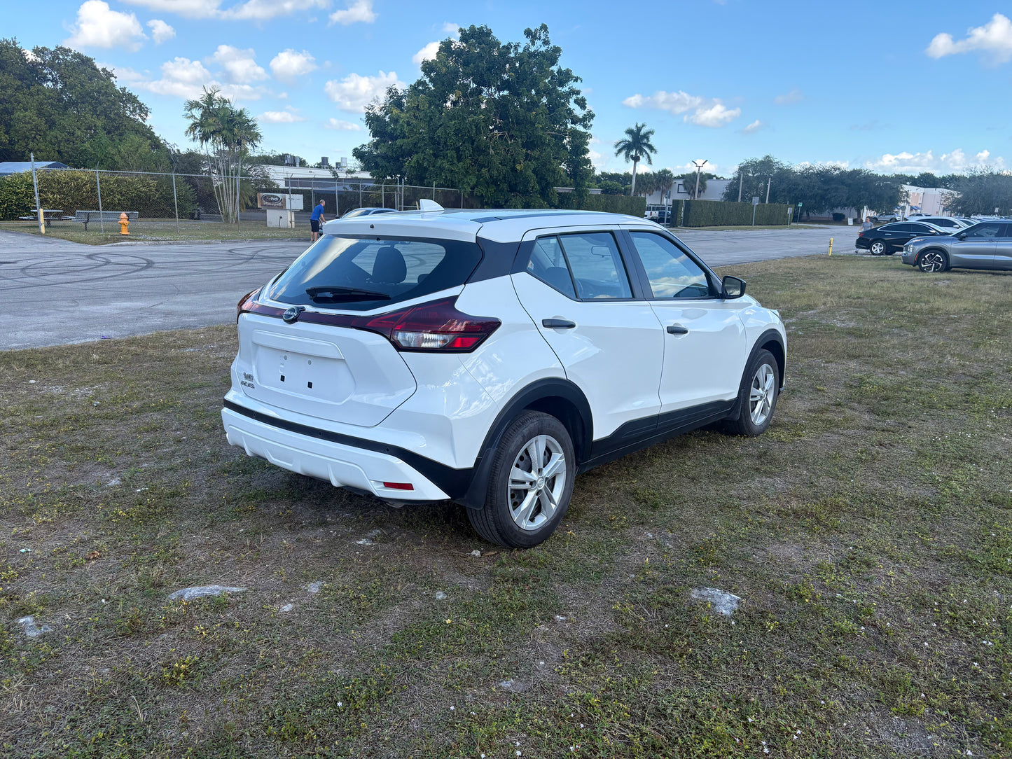 2023 NISSAN KICKS S
