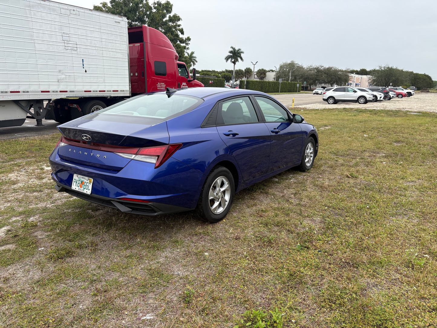 2023 HYUNDAI ELANTRA SE