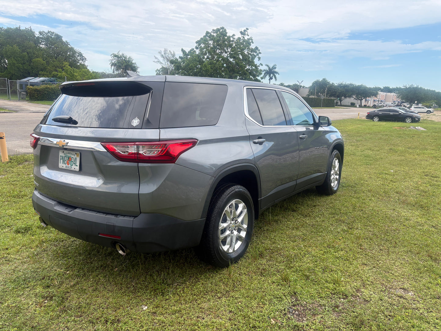 2021 CHEVROLET TRAVERSE FWD LS
