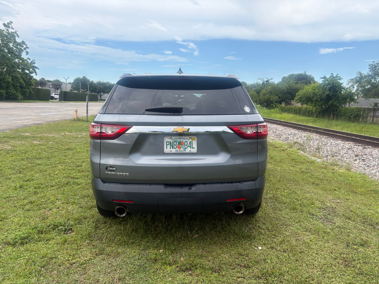 2021 CHEVROLET TRAVERSE FWD LS