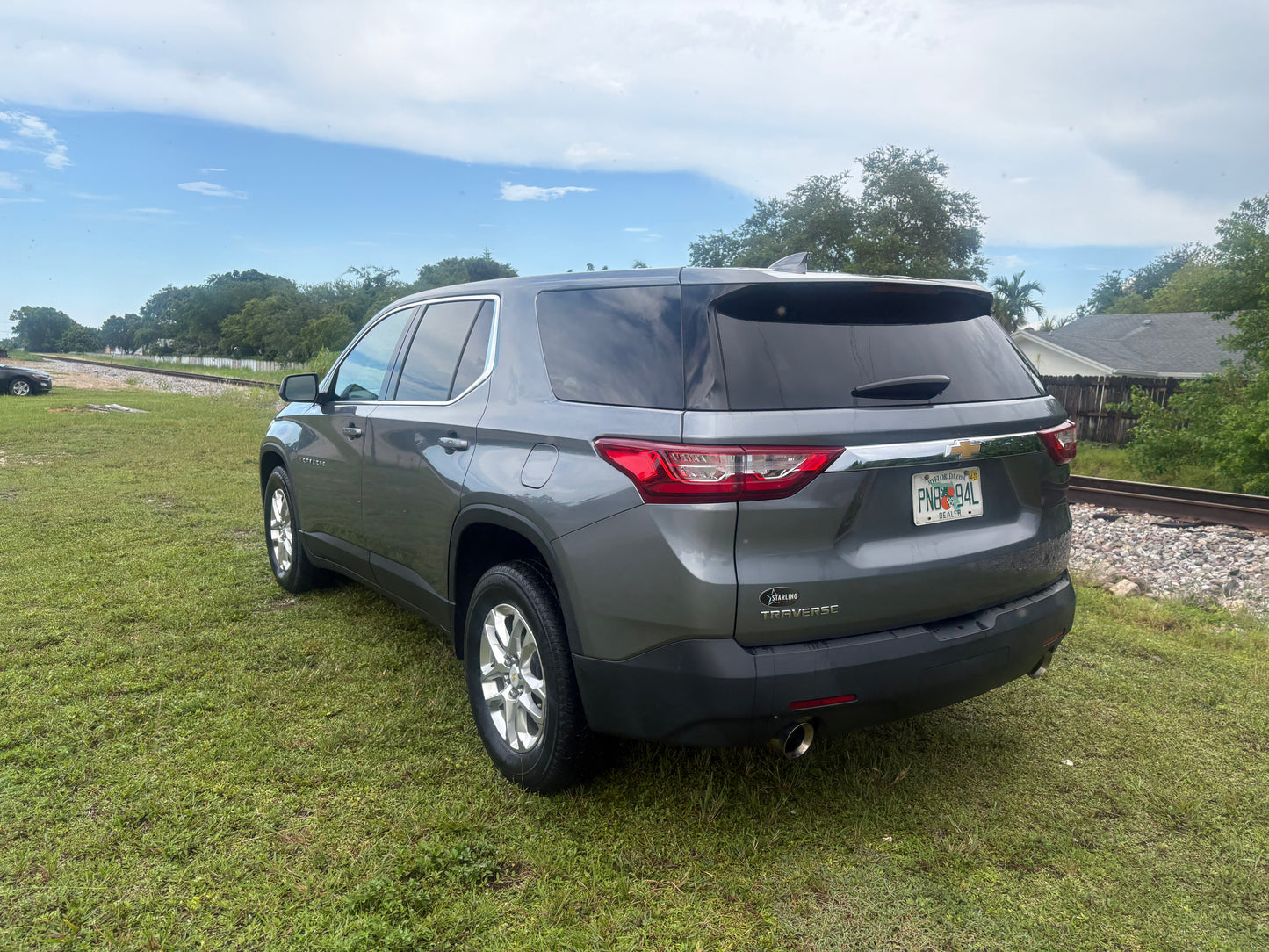 2021 CHEVROLET TRAVERSE FWD LS