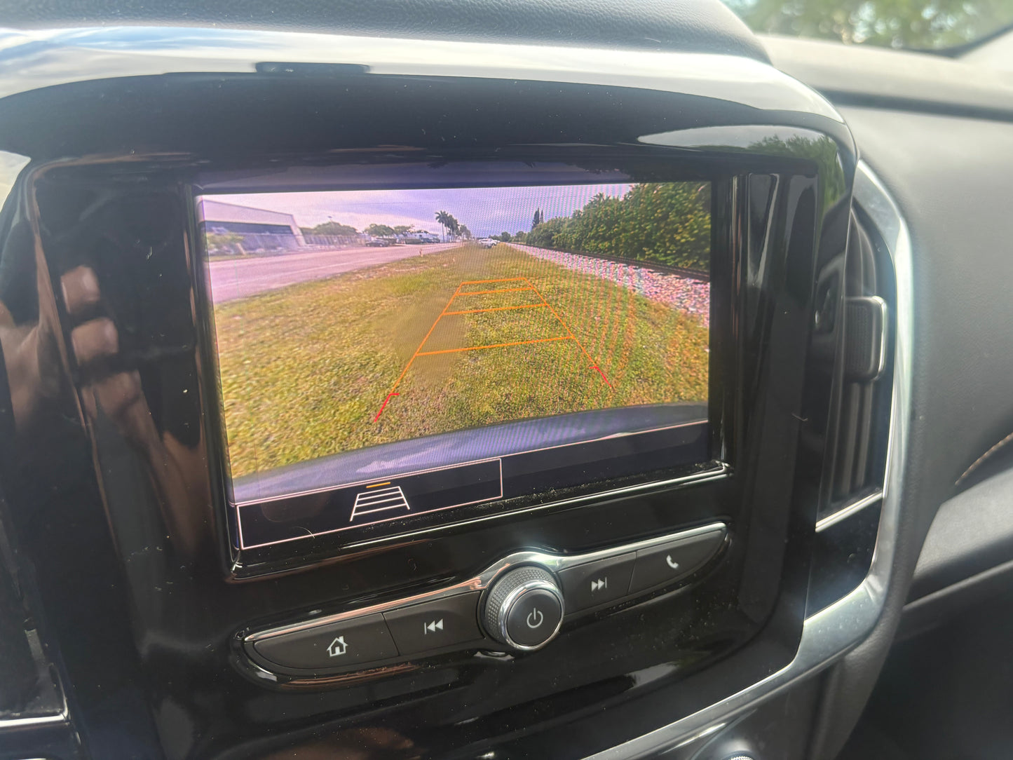 2021 CHEVROLET TRAVERSE FWD LS