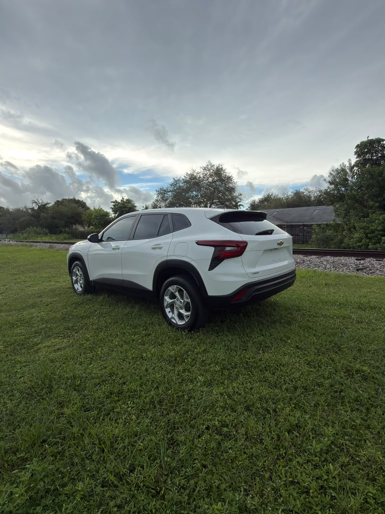 2025 CHEVROLET TRAX FWD LS