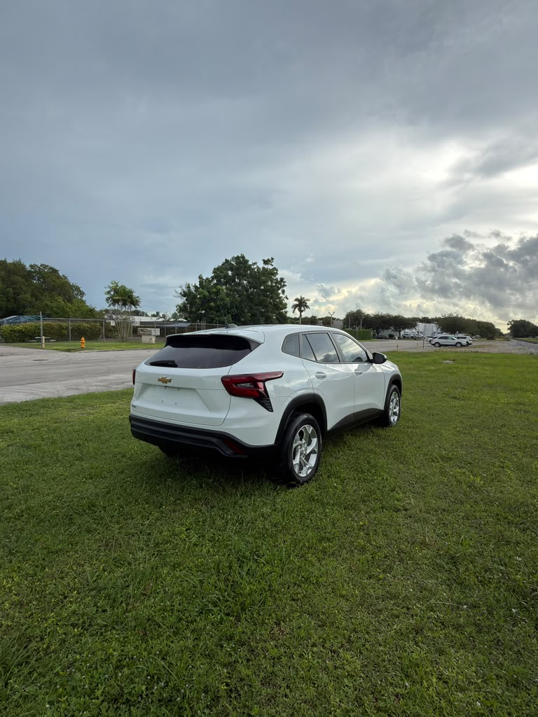 2025 CHEVROLET TRAX FWD LS
