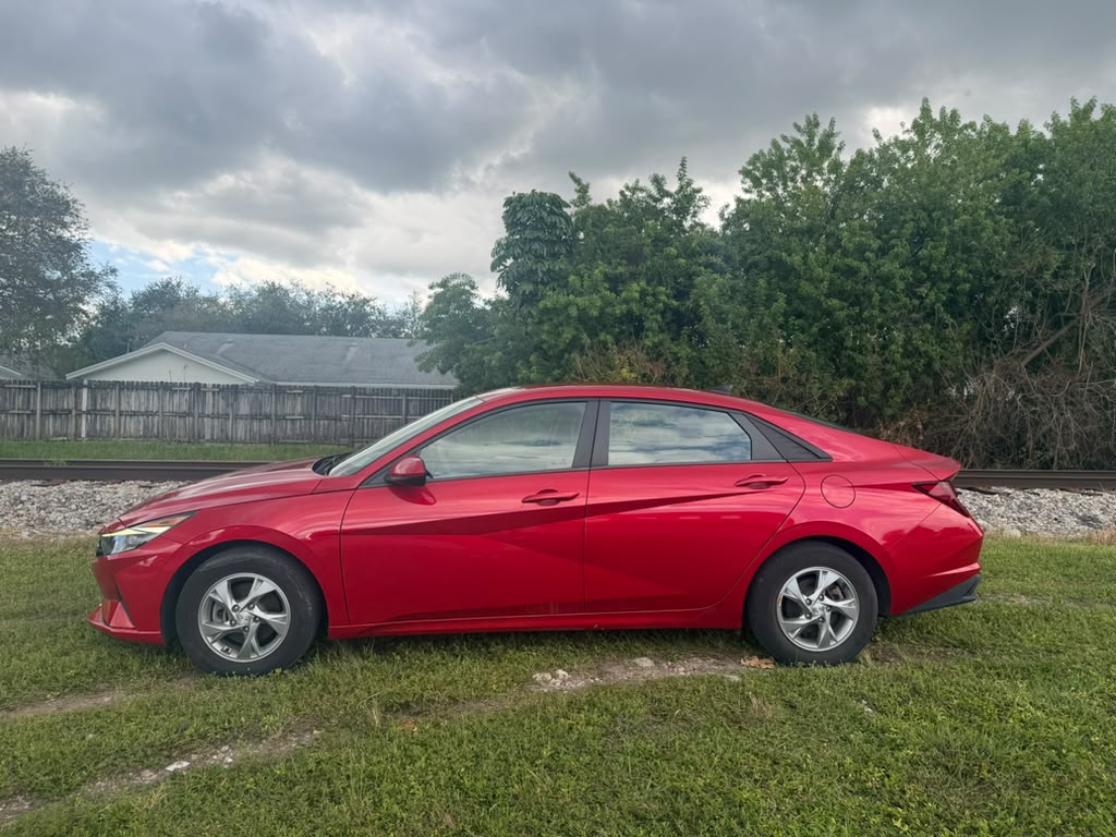 2022 HYUNDAI ELANTRA SE